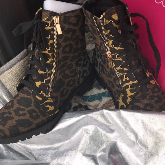 Shoe Dazzle Boots - Picture 4 of 4